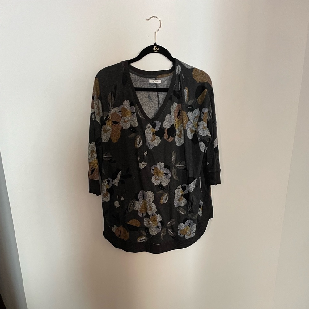 3/4 sleeve floral top